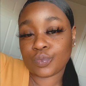 Meet your Posher, Chanelle